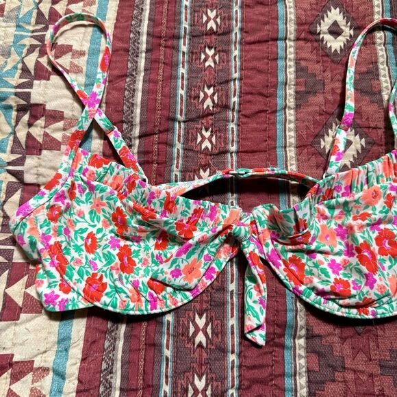 J. Crew floral bikini top size 36B - Picture 2 of 6